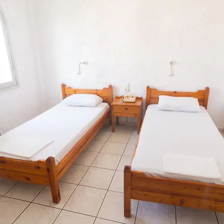 Maria Hotel Apartments & Studios Aparthotel 3*
